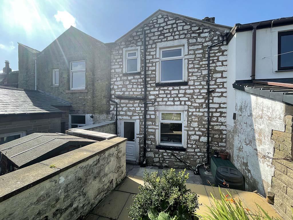 2 bedroom mid terrace house SSTC in Laneshawbridge - IMG_6567.jpg
